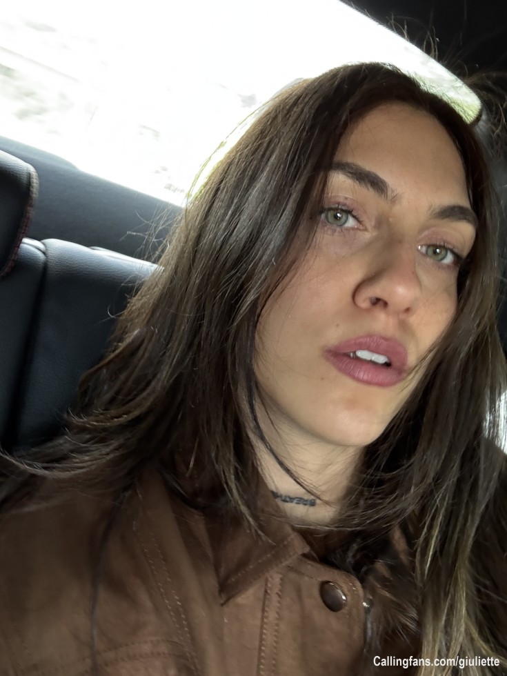 Ciao amiciii sono di nuovo attiva ❤️‍🔥❤️‍🔥❤️‍🔥