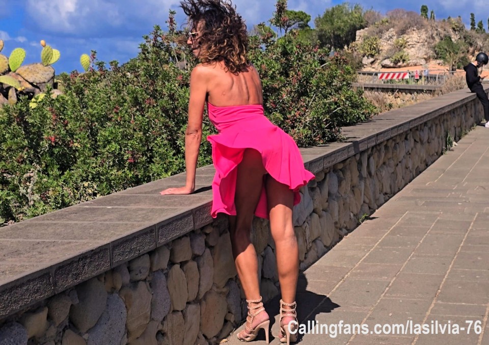 windy skirt